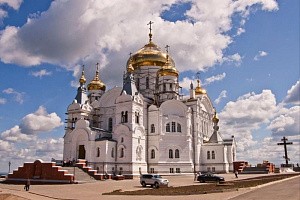 В Белогорском Свято-Николаевском миссионерском монастыре отпраздновали 120-летие основания обители
