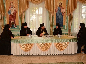 В Богородичной Щегловской обители г. Тулы прошло очередное собрание игуменов и игумений монастырей Тульской епархии