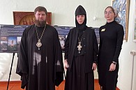 Епископ Енисейский Игнатий посетил выставку, посвященную истории становления Иверского монастыря в Енисейске