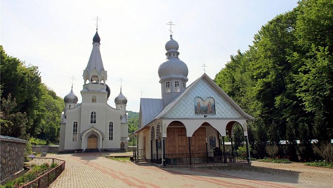 Свято-Михайловский женский монастырь Хустской епархии