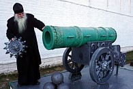 На Царской аллее в Вознесенском Печерском монастыре Нижнего Новгорода появилась копия Царь-пушки