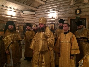 Епископ Евгений совершил Литургию в монастыре на Ганиной Яме
