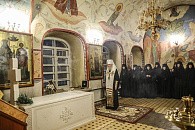 Митрополит Каширский Феогност возглавил Божественную литургию в Свято-Троицком Александро-Невском ставропигиальном женском монастыре