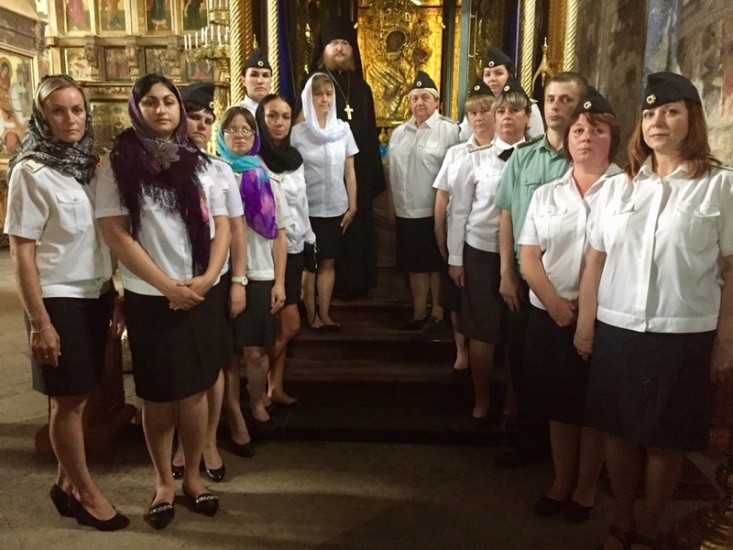 В день своего небесного покровителя судебные приставы посетили Тихвинский Успенский монастырь