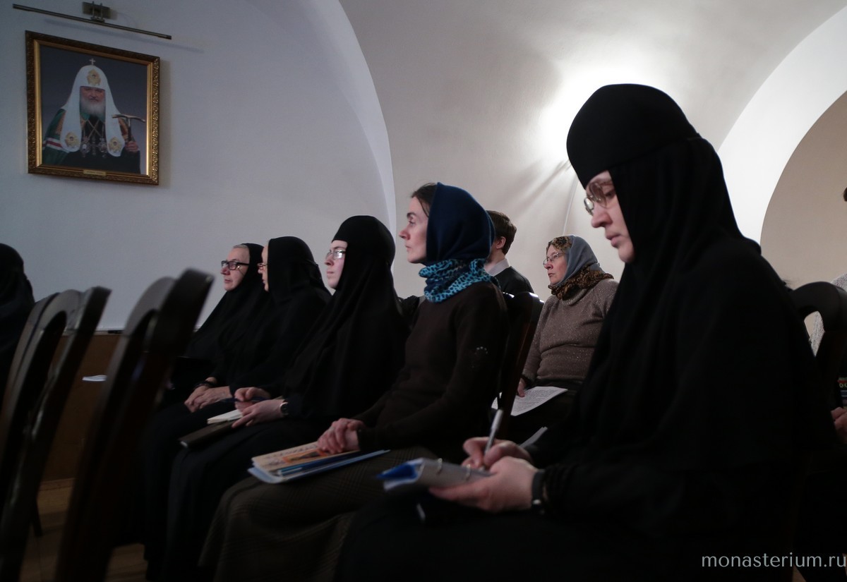 В Иоанно-Предтеченском монастыре продолжается цикл семинаров по истории чинов монашеского пострига