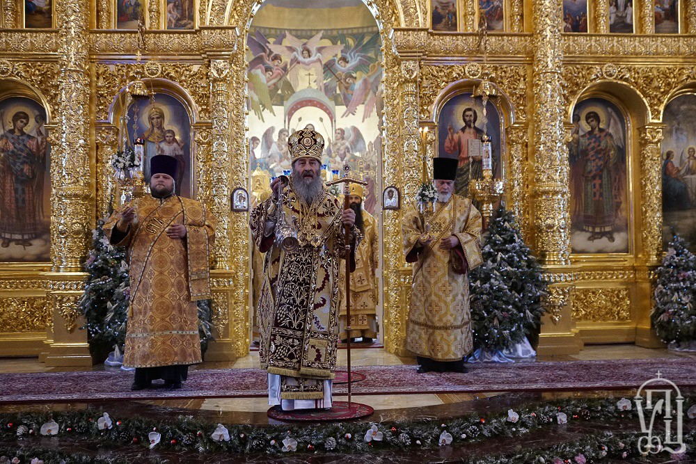 Блаженнейший митрополит Онуфрий совершил Литургию в Банченском монастыре и посетил окормляемые обителью детские учреждения