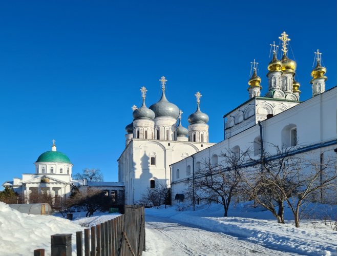 Волонтеры движения «Милосердие» совершили трудническую поездку в Макарьевский монастырь Лысковской епархии