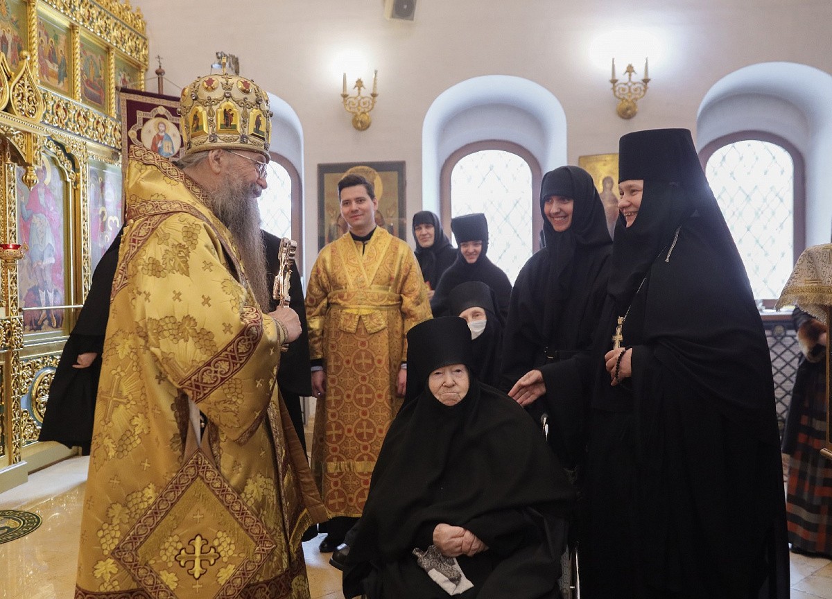 Епископ Солнечногорский Алексий возглавил престольный праздник в Зачатьевском монастыре Москвы