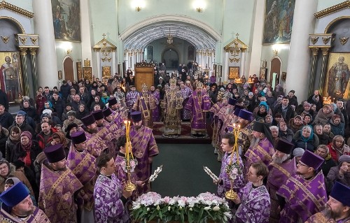 В Знаменском монастыре г. Курска состоялось празднование иконе Богоматери «Знамение» Курской-Коренной 