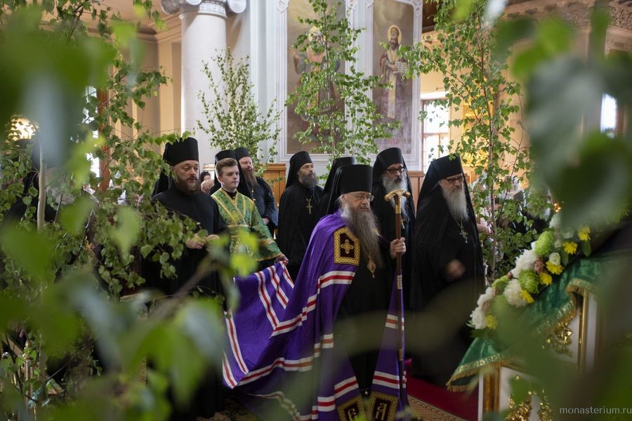 Епископ Алексий совершил в Даниловом монастыре первую Литургию архиерейским чином 