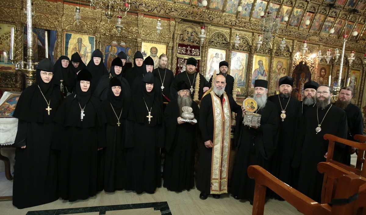 Делегация монашествующих Русской Церкви продолжает знакомиться с православными святынями Кипра