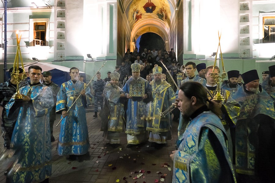 В Курской Коренной Рождества Пресвятой Богородицы пустыни пребывала чудотворная икона Богоматери «Знамение» 