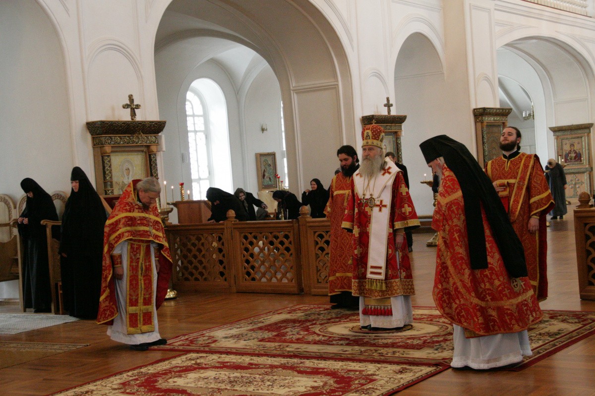 Архиепископ Феогност возглавил в Шамординском монастыре празднование 30-летия возрождения обители