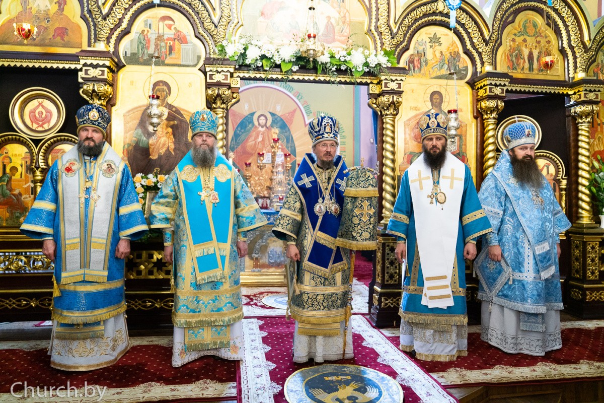 Патриарший экзарх всея Беларуси возглавил торжества по случаю 30-летия возрождения Гродненского Рождество-Богородичного монастыря