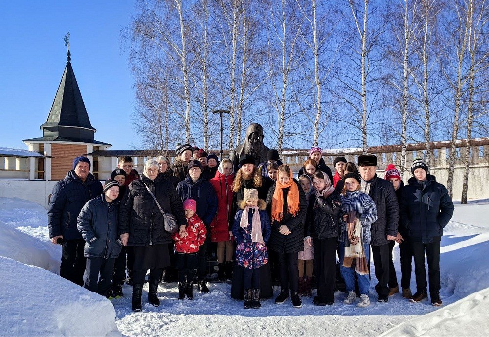 Дети из Центра кадетского воспитания посетили Старицкий монастырь Тверской епархии