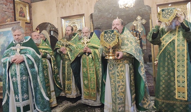 Праздник преподобного Антония Дымского молитвенно отметили в Антониево-Дымском монастыре Тихвинской епархии