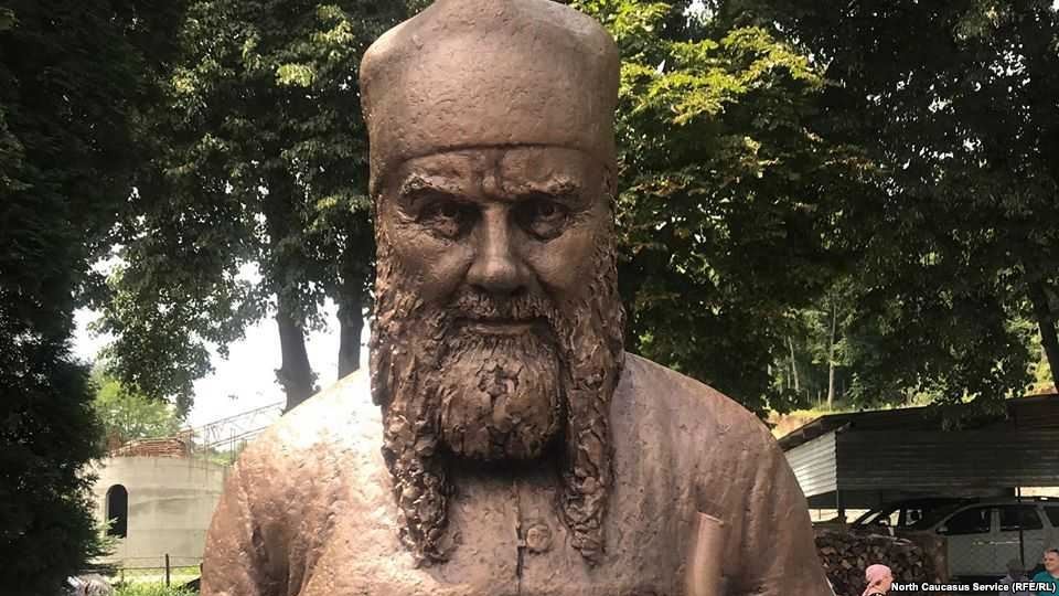 В Аланском Богоявленском монастыре состоялось открытие памятника старцу Ипполиту (Халину)