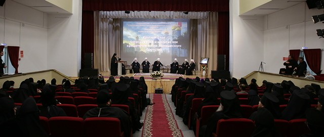 В Серафимо-Дивеевском монастыре начала работу конференция «Богослужение и молитва как средоточие жизни монашеского братства»