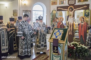 Митрополит Евсевий совершил чин пассии в Спасо-Казанском монастыре г. Острова Псковской епархии