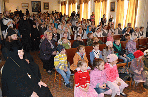 В Покровском Хотькове монастыре встретили праздник жен-мироносиц