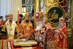 Патриарх Кирилл отслужил Литургию в Александро-Невской лавре 