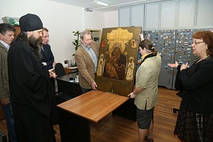 В Иосифо-Волоцкий монастырь принесена для поклонения чудотворная Волоколамская икона Божией Матери