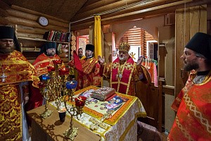 Епископ Назарий совершил Литургию в Никольском скиту Александро-Невской лавры 