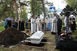 Митрополит Никодим возглавил в Одигитриевском монастыре г. Челябинска  чин перезахоронения градоначальника XIX века П.И. Перцева 