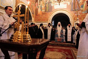 В Киево-Печерской лавре совершена панихида по погибшим во время силового противостояния на Украине