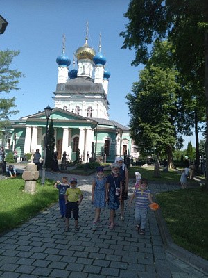 Оптину пустынь посетили воспитанники епархиального Соццентра помощи семье и детям «Рождественский»