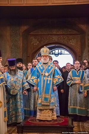 Архиепископ Верейский Евгений совершил Литургию в Сретенском монастыре  и возглавил выпуск Сретенской духовной семинарии