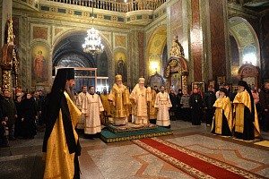 В Задонском монастыре по случаю принесения ковчега с частицей мощей свт. Тихона Московского прошло архиерейское богослужение