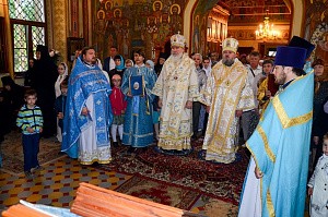 В Богородично-Рождественской девичьей пустыни Калужской митрополии состоялось архиерейское богослужение