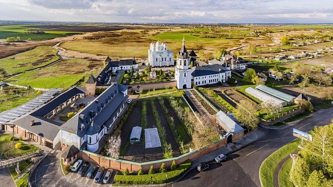 Успенский Святогорский Зимненский ставропигиальный женский монастырь Киевской епархии Успенский Святогорский Зимненский ставропигиальный женский монастырь Киевской епархии