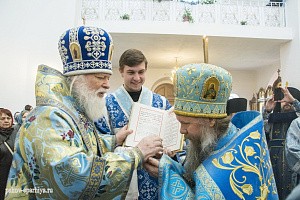 Митрополит Евсевий возглавил Литургию в Свято-Благовещенской Никандровой пустыни Псковской епархии и возвел ее настоятеля в сан архимандрита