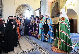 Подлинные поклонники Бога должны поклоняться Ему в духе и истине