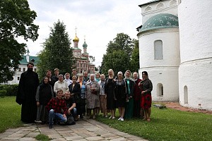 Новодевичий монастырь посетили прихожане Князь-Владимирского храма при Московском президентском кадетском училище имени М.А. Шолохова