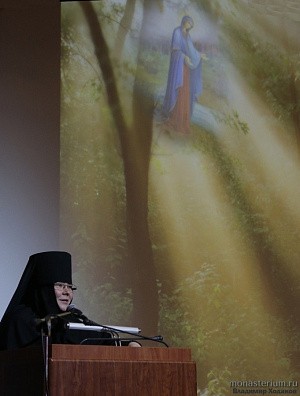 В Москве открылась фотовыставка «Пюхтица – 125: Москва – Таллин»