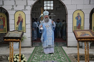 Митрополит Кирилл отслужил Литургию в Боголюбском монастыре с. Сарсы Екатеринбургской епархии в день его престольного праздника