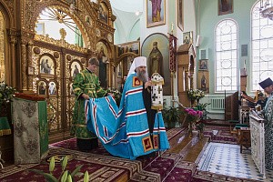 В день прославления св. прав. Иоанна Кронштадтского митрополит Санкт-Петербургский и Ладожский Варсонофий совершил Литургию в Иоанновском монастыре г. Санкт-Петербурга