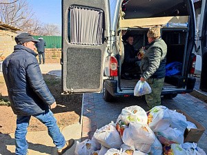 В Херсонскую область направлено 14 тонн гуманитарной помощи, собранных прихожанами храмов и монастырей Симферопольской епархии