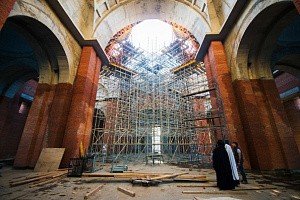 Митрополит Феофан проинспектировал ход строительства собора Казанской иконы Богоматери Казанско-Богородицкого монастыря