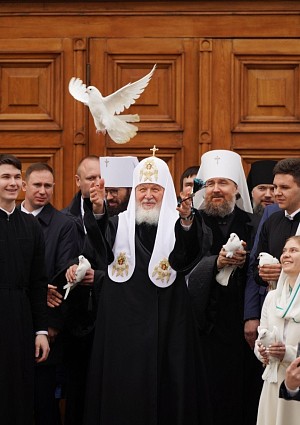 «Первое мое слово ко всем вам, а через вас ко всей нашей Церкви — это благодарность за ваши молитвы, за ваше соработничество, за ваши труды, за ваше доверие к Патриарху»