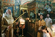 Председатель Синодального отдела по монастырям и монашеству совершил Литургию в храме Василия Блаженного на Красной площади в Москве