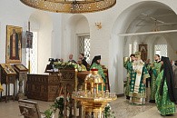 Председатель Синодального отдела по монастырям и монашеству совершил Литургию в Андреевском ставропигиальном монастыре Москвы