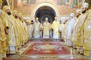 Блаженнейший митрополит Онуфрий молитвенно почтил память святых апостолов Петра и Павла в Киево-Печерской лавре