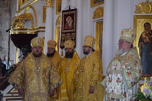 В Свято-Успенском Вышенском монастыре состоялись торжества по случаю 15-летия перенесения мощей свт. Феофана Затворника