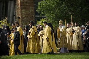 Архиепископ Феогност совершил Литургию в Свято-Троицком Александро-Невском монастыре в с. Акатове в день его престольного праздника