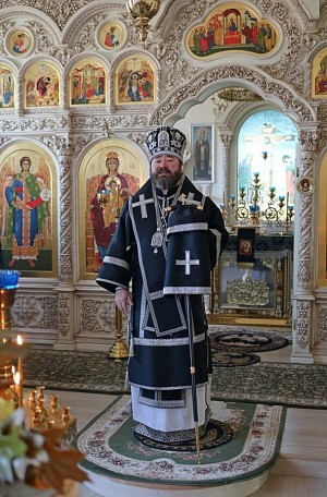 Епископ Софроний отслужил в Богородице-Тихвинском монастыре Губкинской епархии Литургию Преждеосвященных Даров