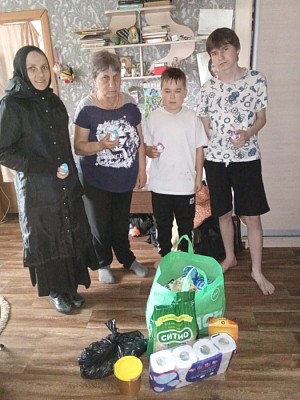 Сестры подворья Марфо-Мариинской обители милосердия в селе Горки поздравили подопечных с Пасхой